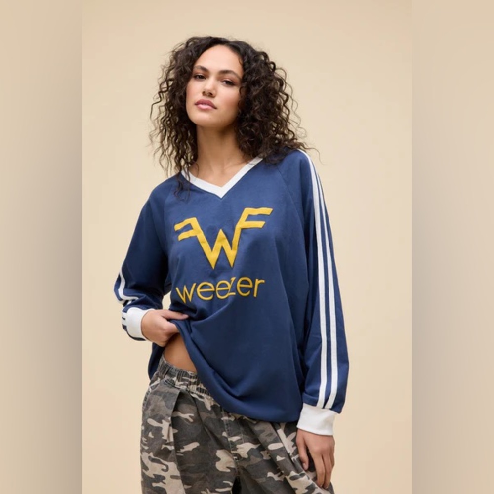 Daydreamer LA WEEZER LOGO CLUB LONG SLEEVE Small T-Shirt Small Medium NEW